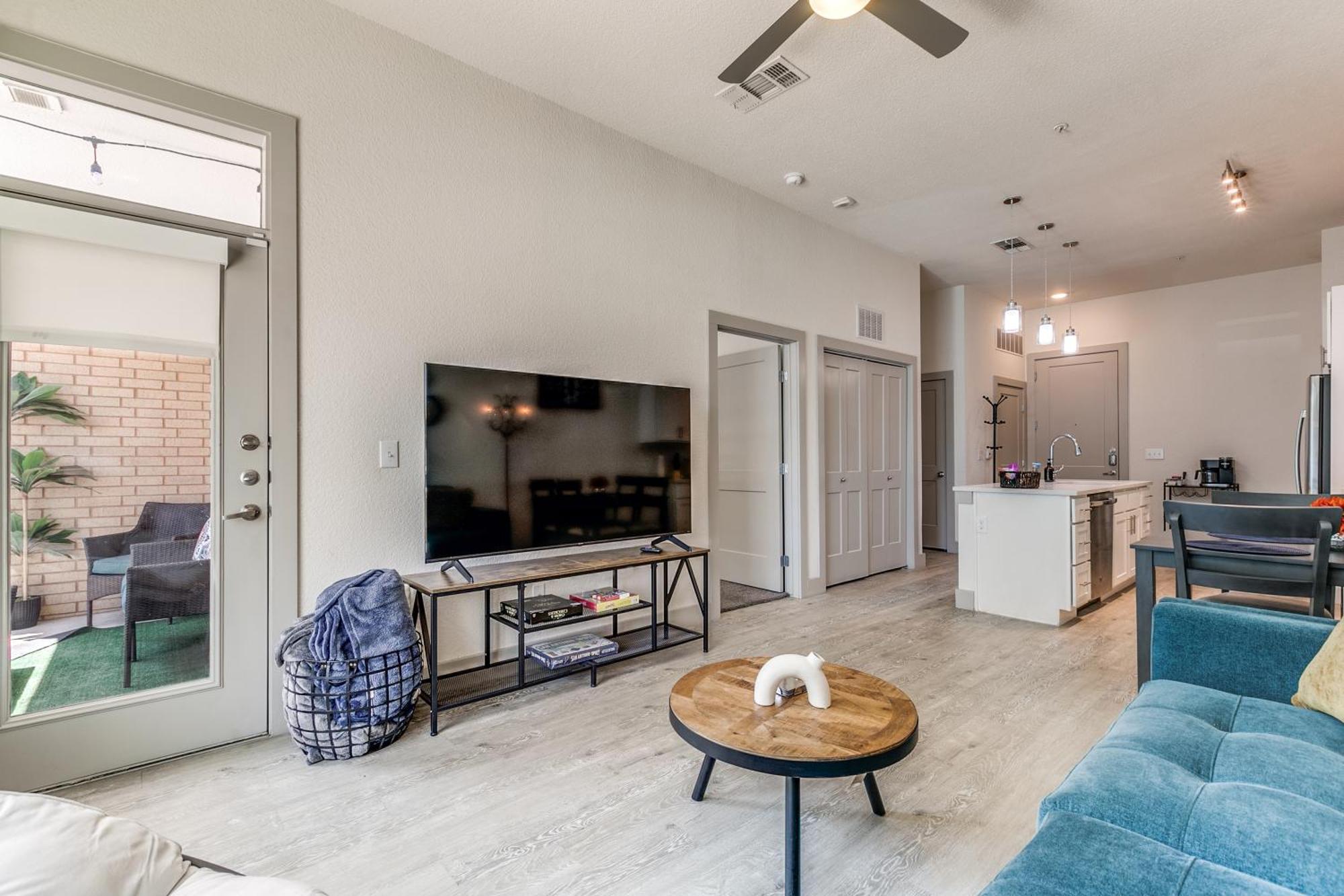 Lush Downtown Condo On Riverwalk W King Ste, Free Parking, Pet Friendly, Centrally Located On Riverwalk San Antonio Dış mekan fotoğraf