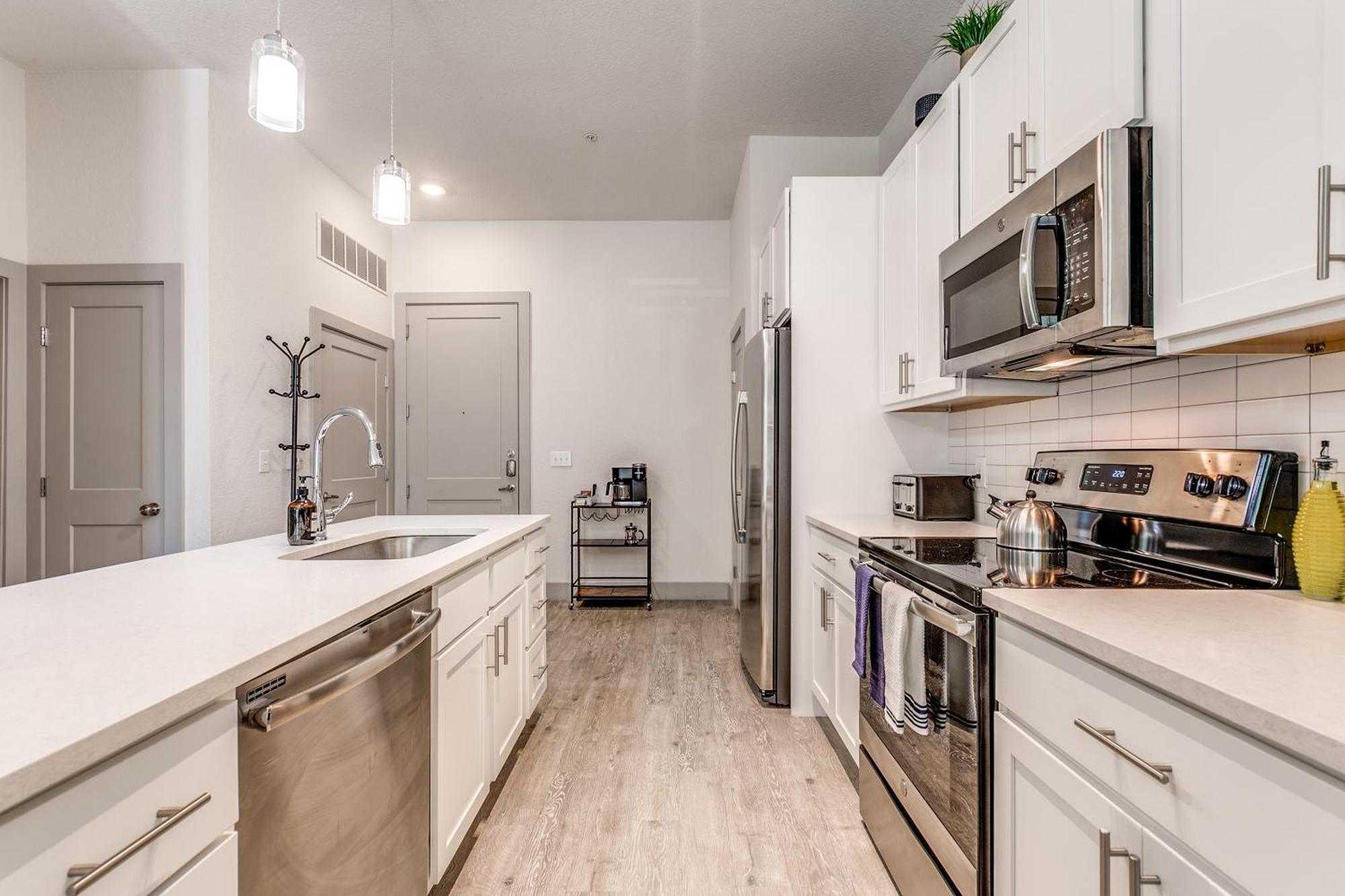 Lush Downtown Condo On Riverwalk W King Ste, Free Parking, Pet Friendly, Centrally Located On Riverwalk San Antonio Dış mekan fotoğraf