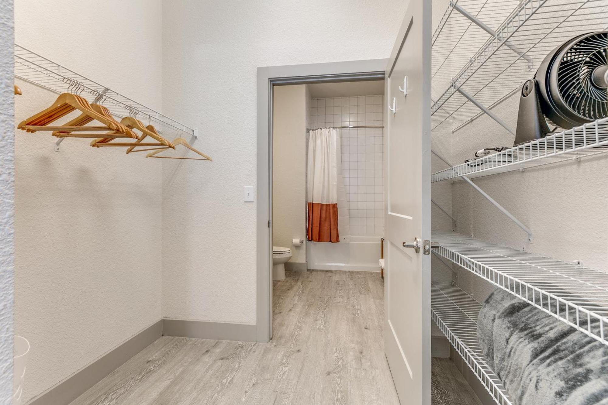 Lush Downtown Condo On Riverwalk W King Ste, Free Parking, Pet Friendly, Centrally Located On Riverwalk San Antonio Dış mekan fotoğraf